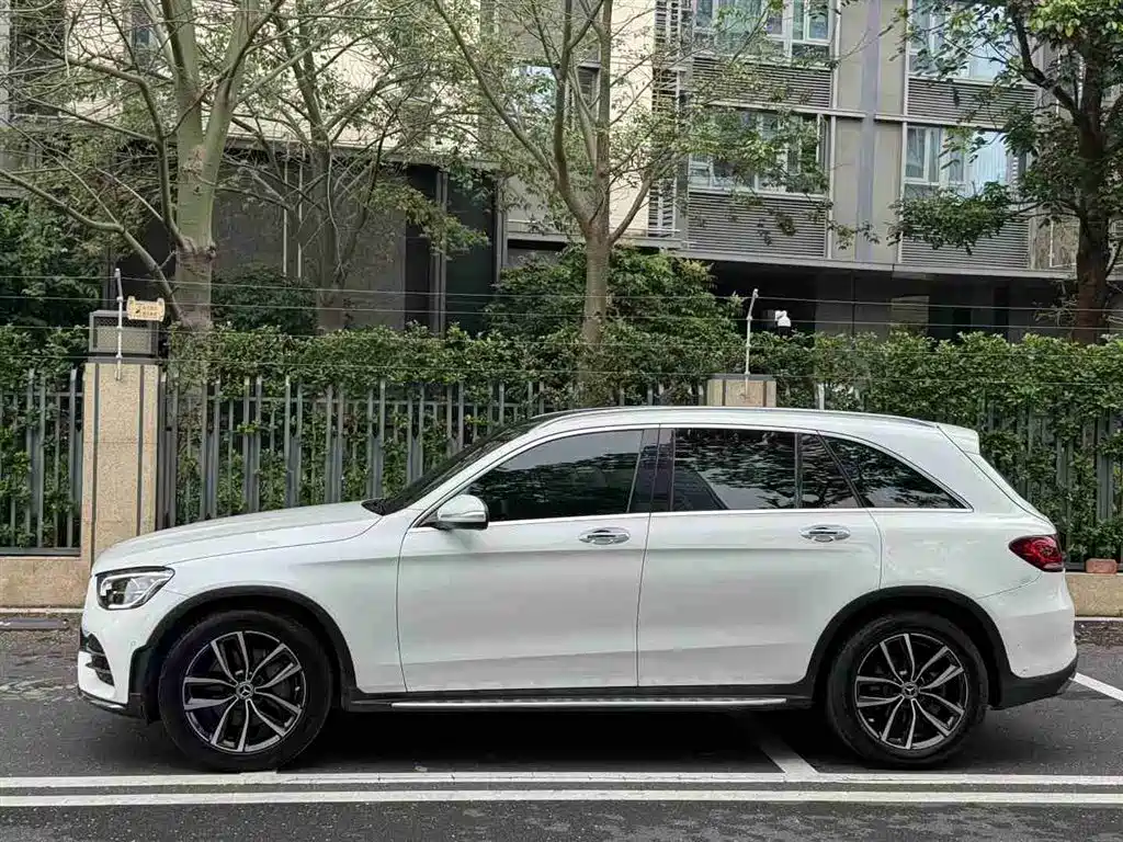 Mercedes-Benz GLC 2020 GLC 300 L 4MATIC Dynamic фото 2