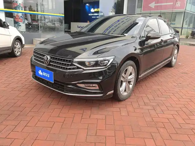 Volkswagen Magotan 2025