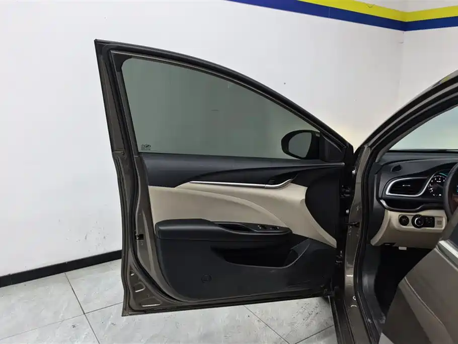 Buick Excelle 2015 15N Automatic Progressive фото 7