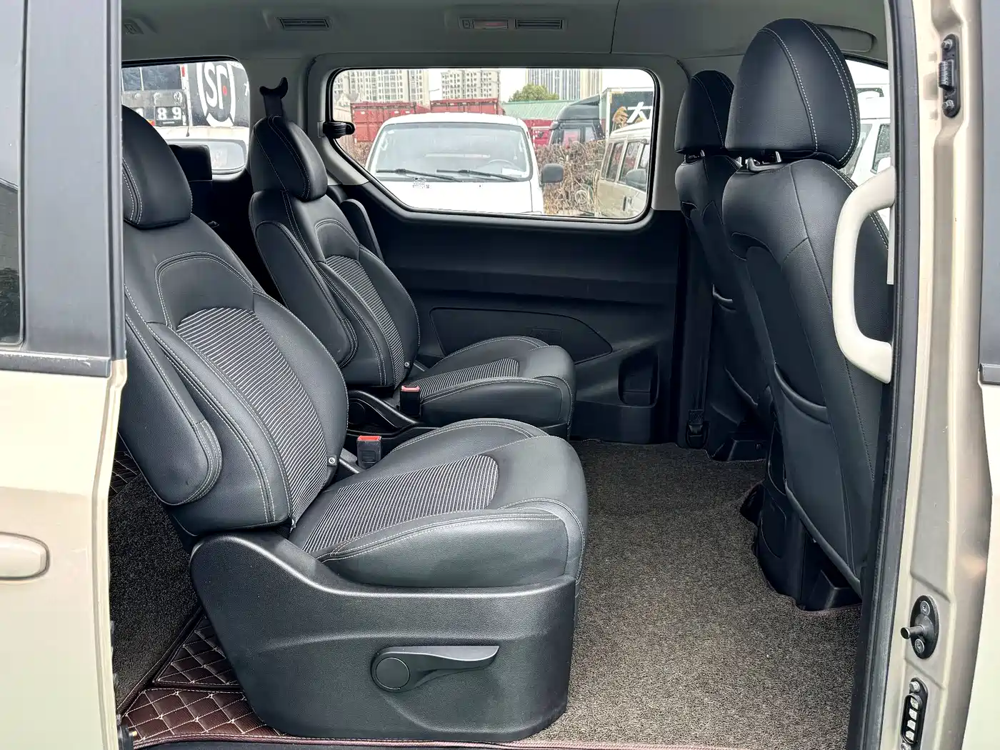 SAIC Maxus Maxus G10 2016 2.0T Manual Elite фото 12