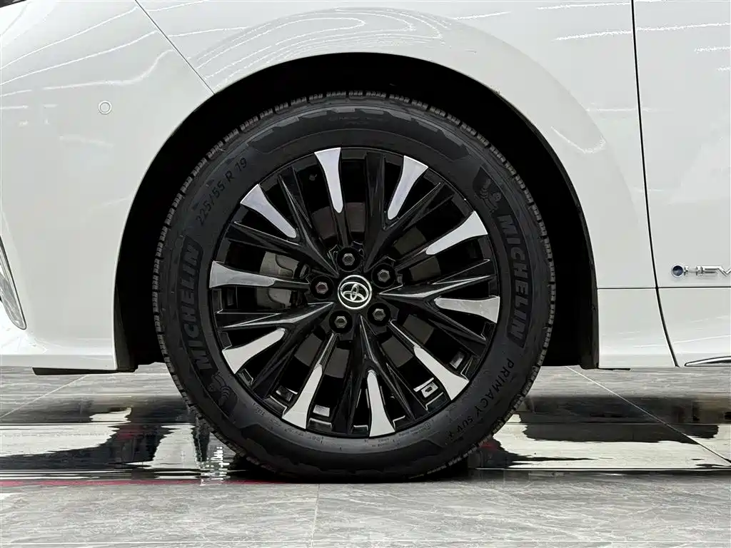 Toyota Alphard 2024 Hybrid 2.5L Ultimate Enjoyment Edition фото 4