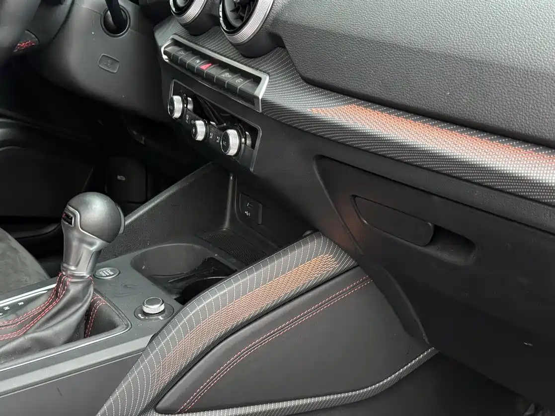Audi Q2L 2024 2024 35TFSI Luxury Sport