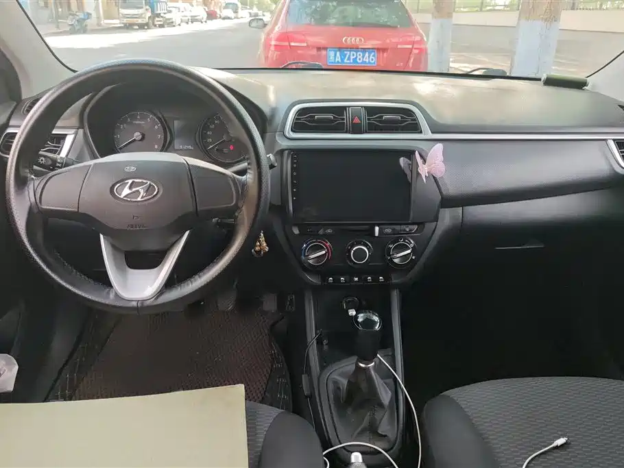 Hyundai Verna 2020 1.4L Manual GL Renewal Edition фото 12