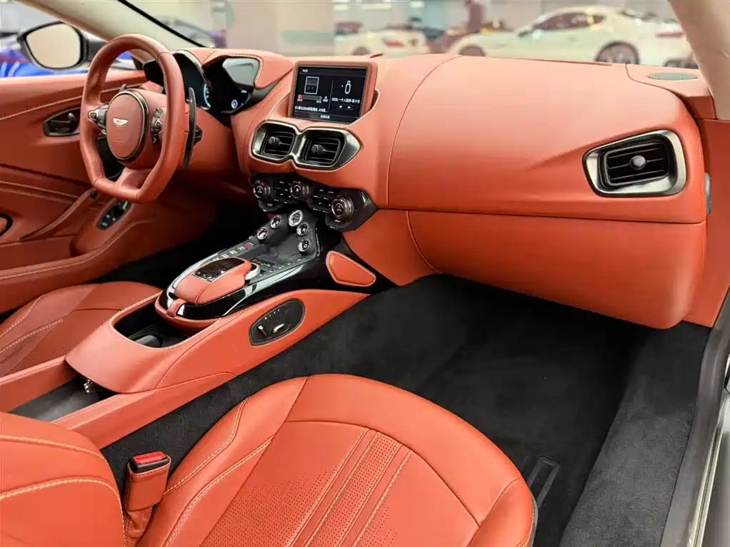Aston Martin V8 Vantage 2019 2018 4.0T V8 Coupe