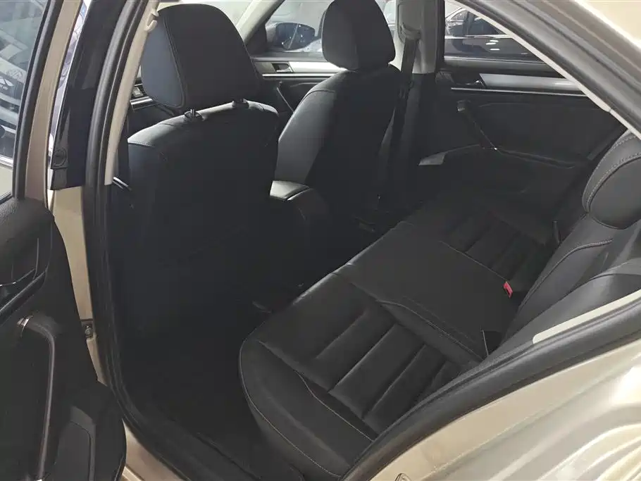 Volkswagen Bora 2016 Model 1.6L Automatic Fashion фото 11