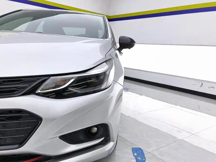 Фото 5 - Chevrolet Cruze