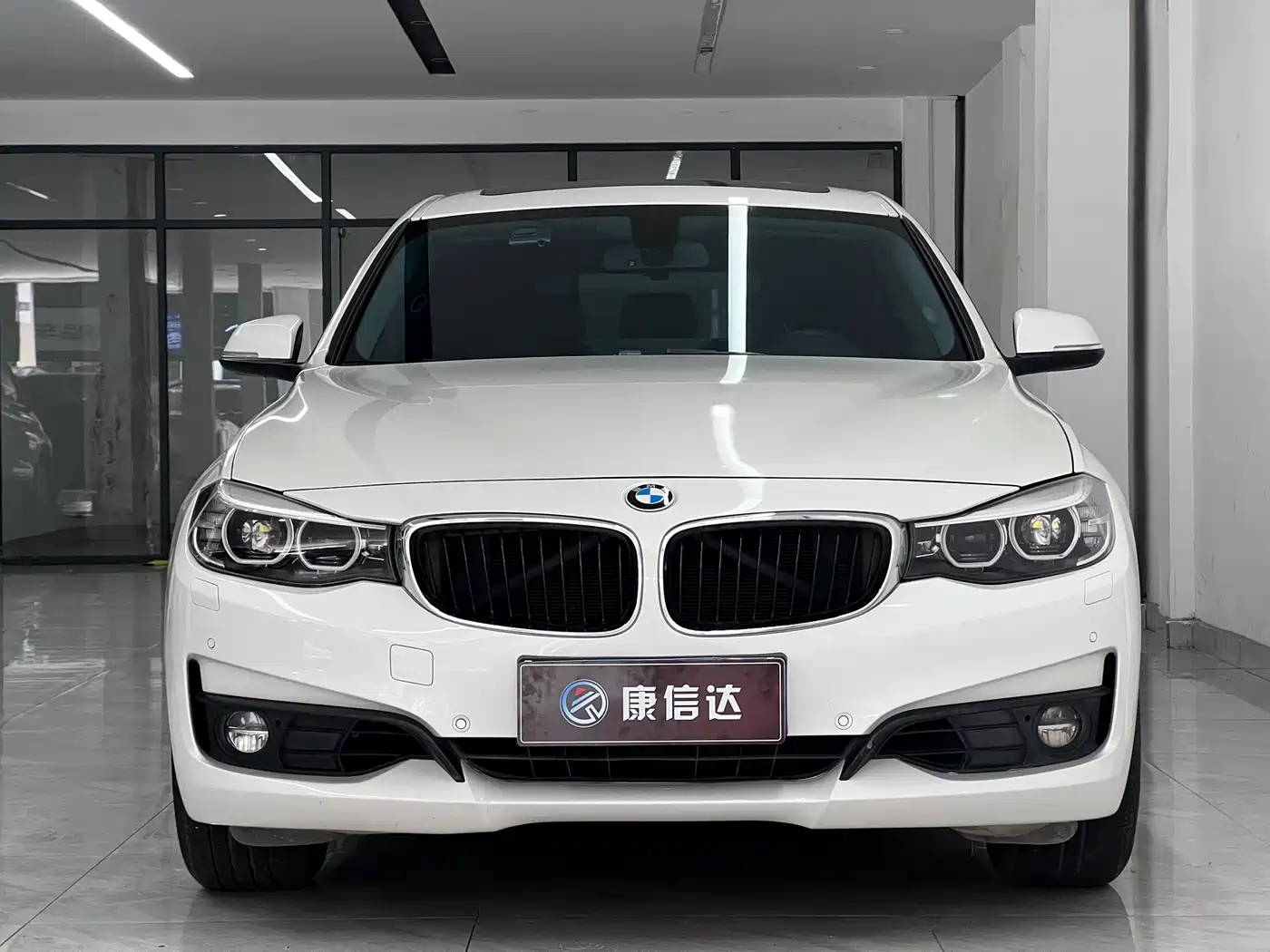 BMW 3 Series GT 2017 320i Fashion фото 2