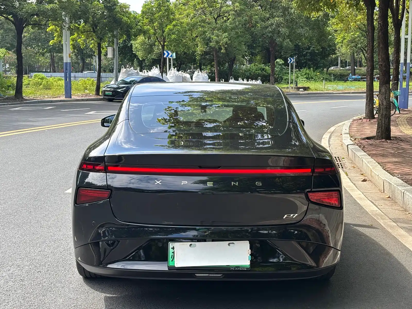 Фото 31 - XPeng P7
