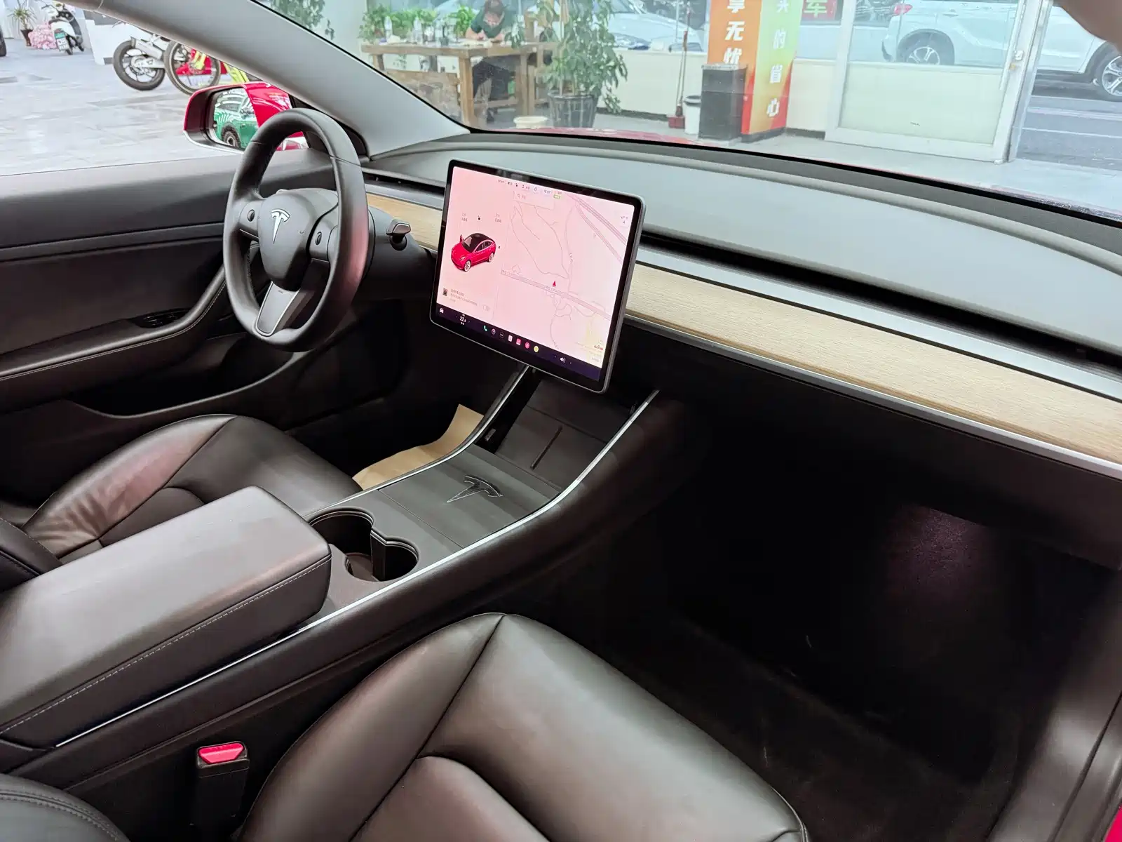 Photo 18 - Tesla Model 3