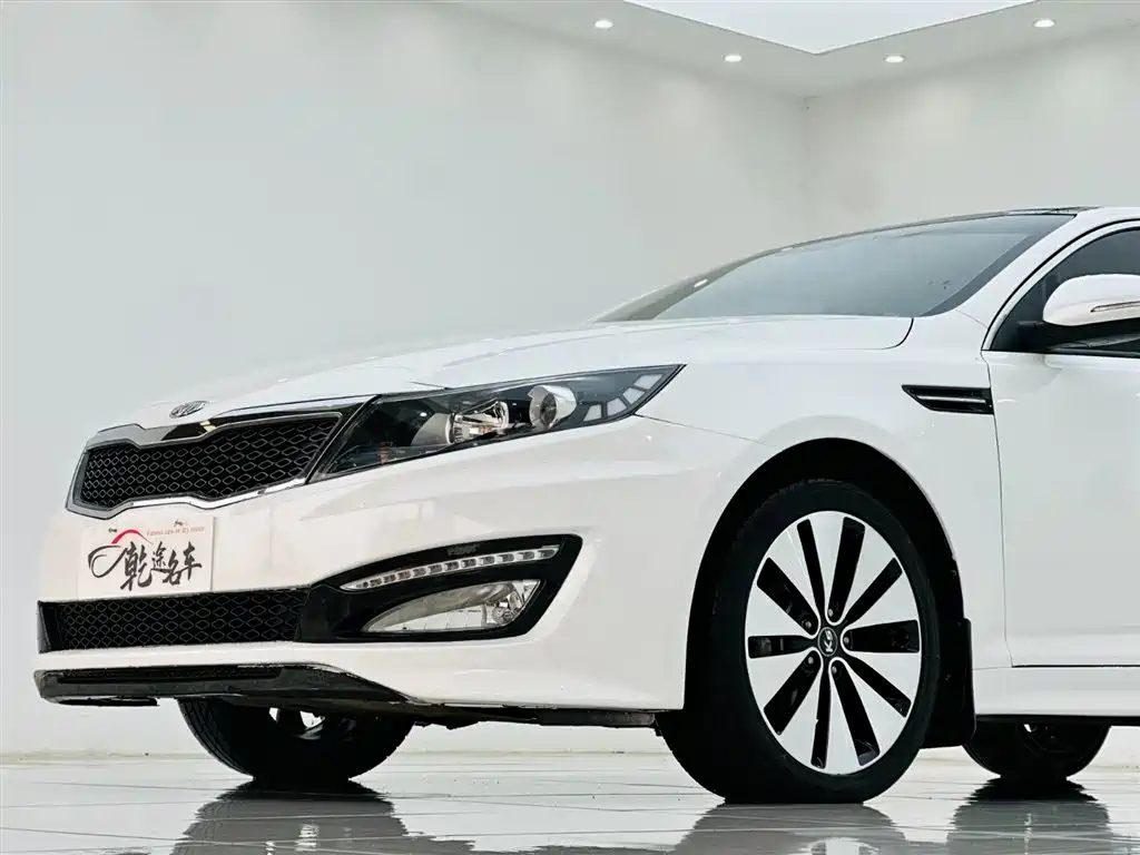 Kia K5 2011 2.0L Automatic DLX фото 8