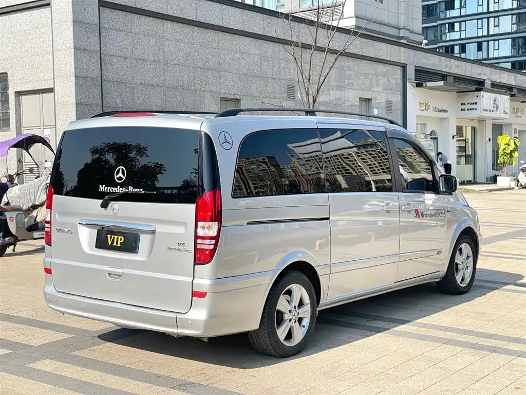 Mercedes-Benz Viano 2011 2.5L Prestige Edition фото 12
