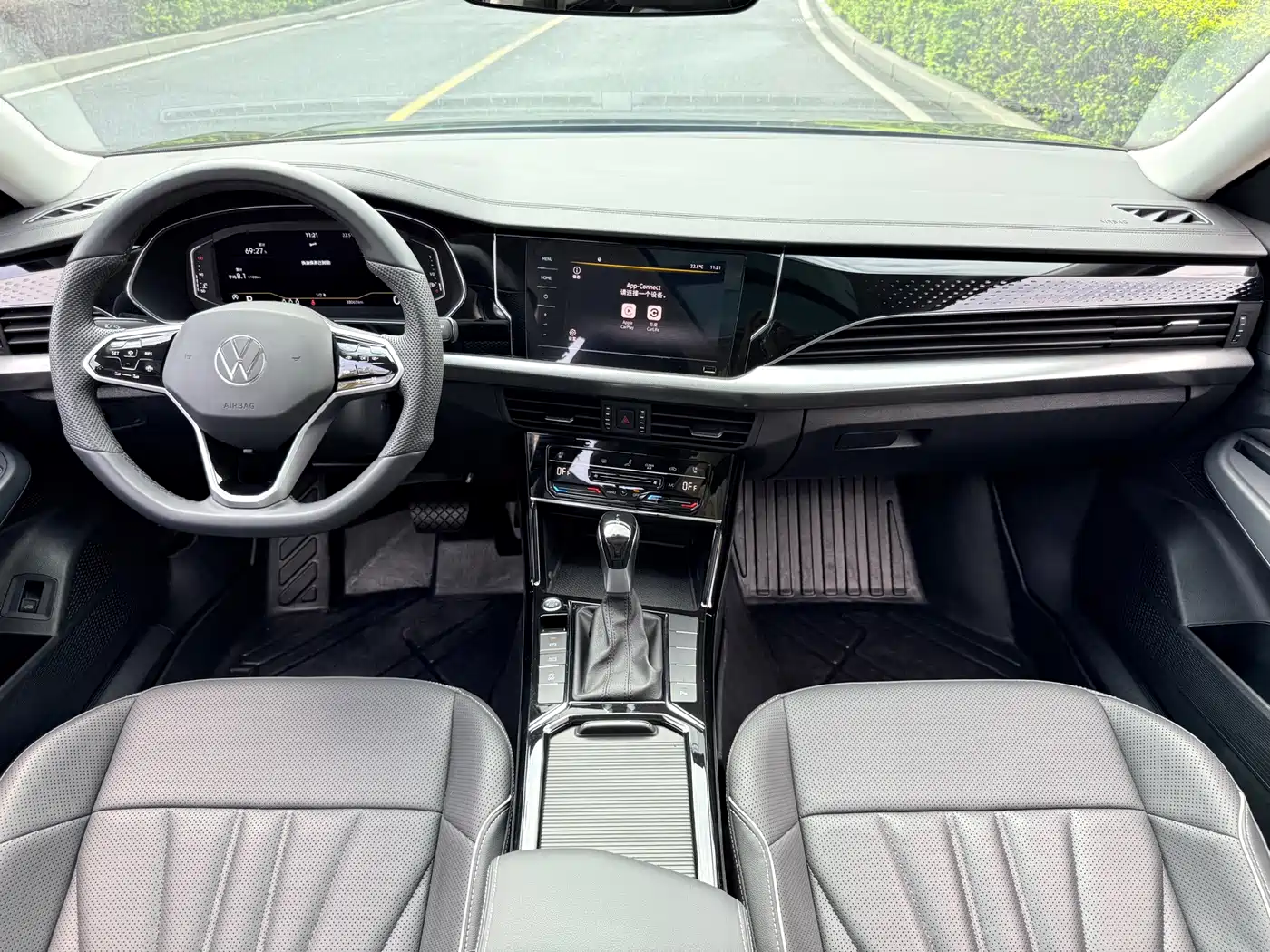 Volkswagen Passat 2024 330TSI Elite Edition фото 6