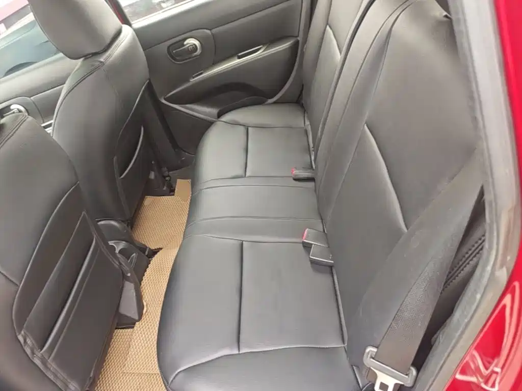 Nissan Livina 2015 2013 Sporty 1.6XV CVT Luxury