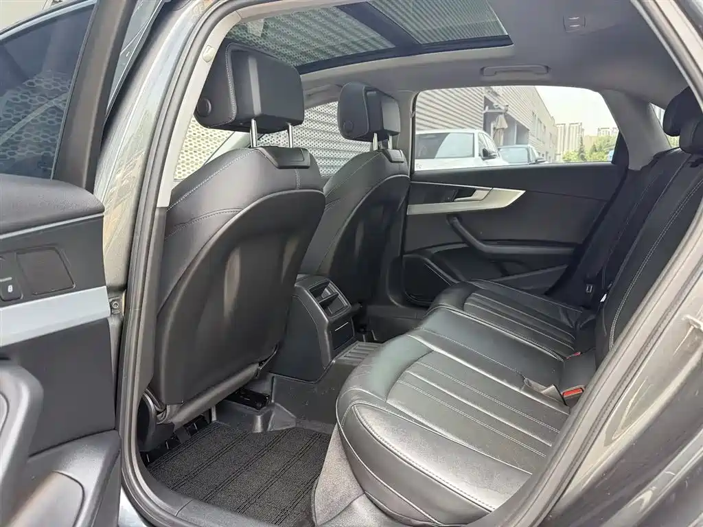 Audi A4L 2020 40 TFSI Fashion Dynamic Edition фото 16