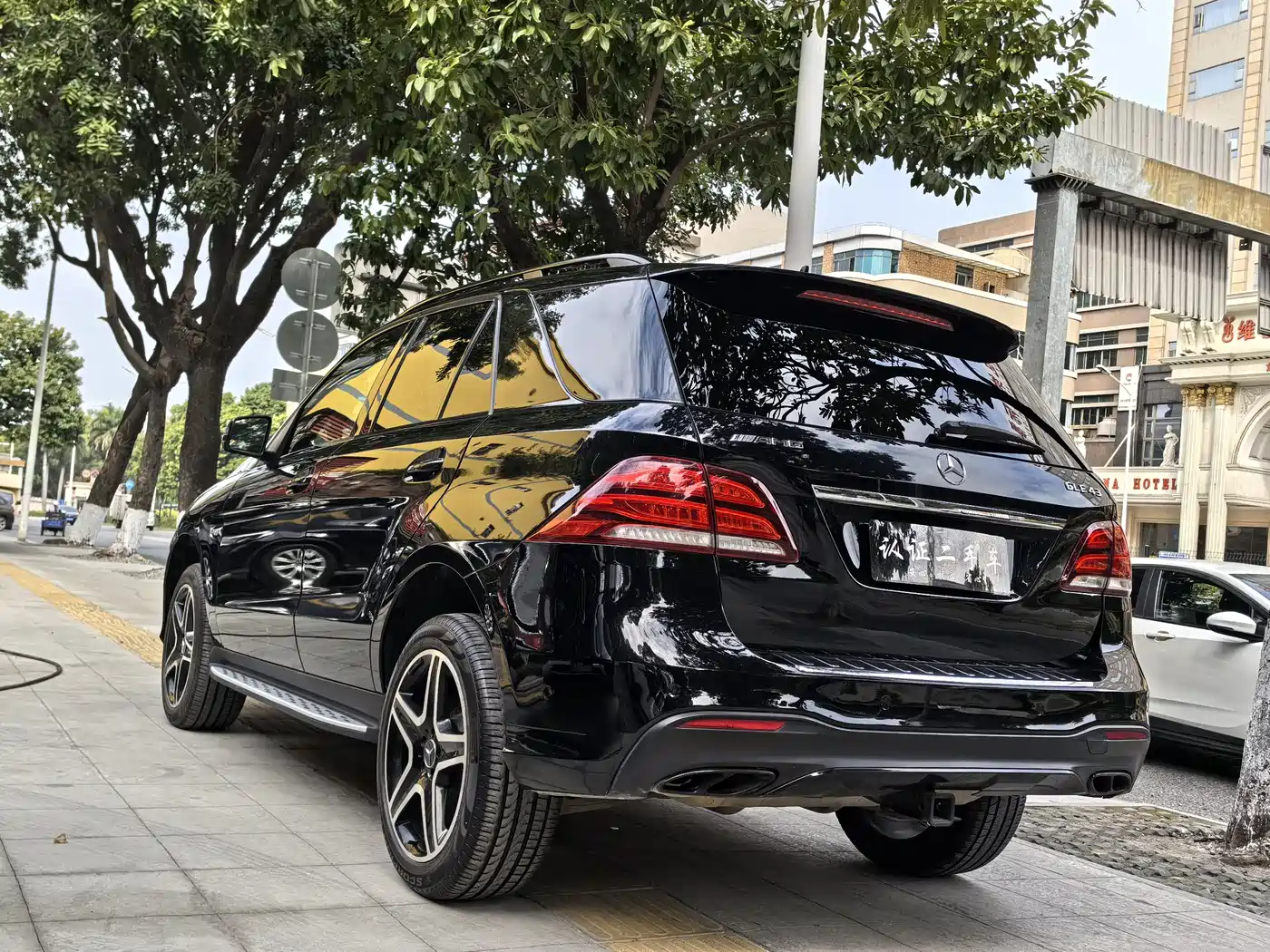 Mercedes-Benz GLE AMG 2017 AMG GLE 43 4MATIC фото 4
