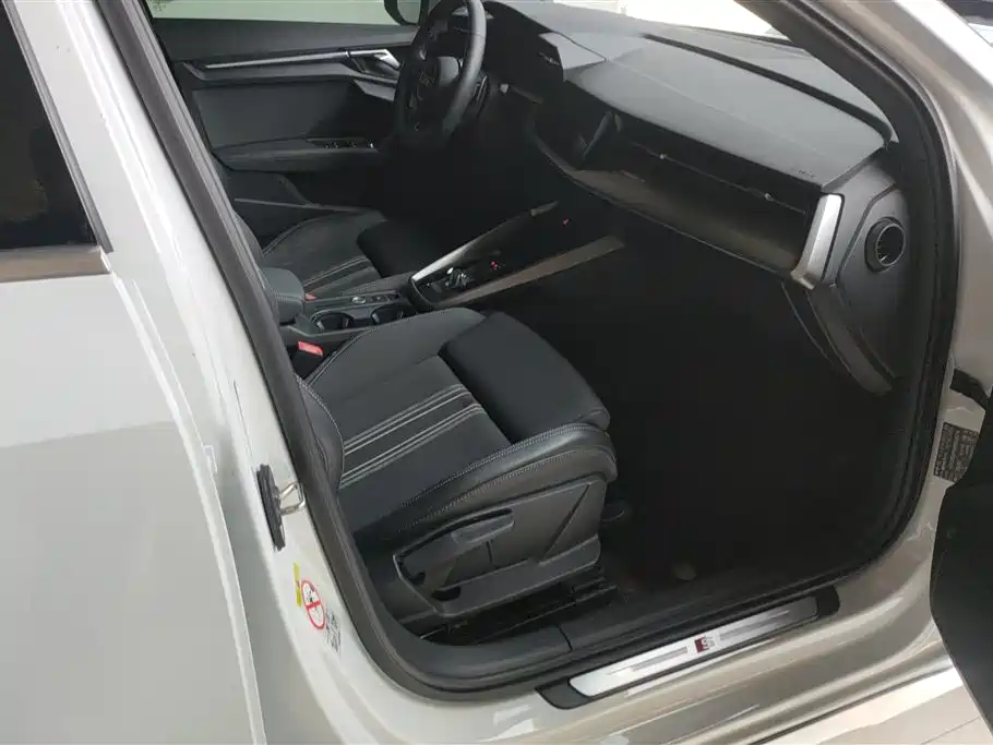 Audi A3 2023 Facelift Sportback 35 TFSI Fashion Sport фото 8