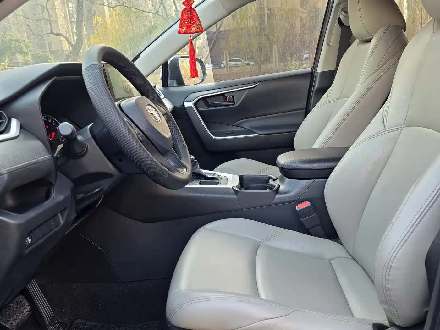 Toyota Wildlander 2022 2.0L CVT FWD Leading Edition фото 8