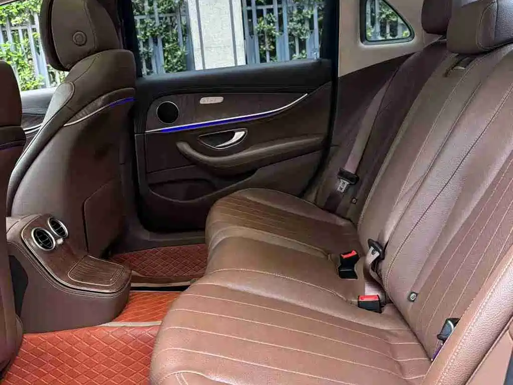 Mercedes-Benz E-Class 2023 E 260 L фото 7