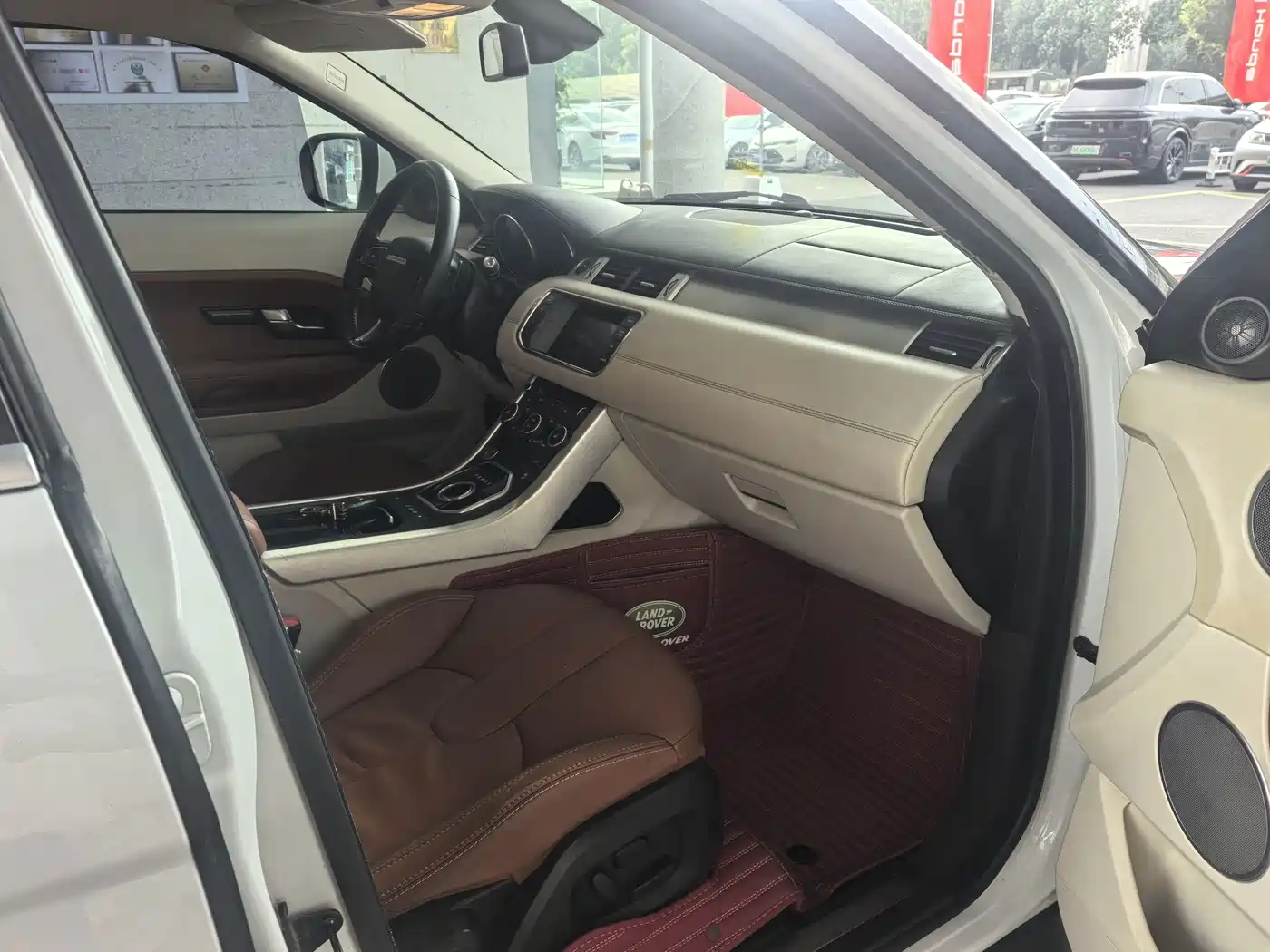Land Rover Range Rover Evoque (Import) 2012 2012 2.0T 5-door Premium Edition
