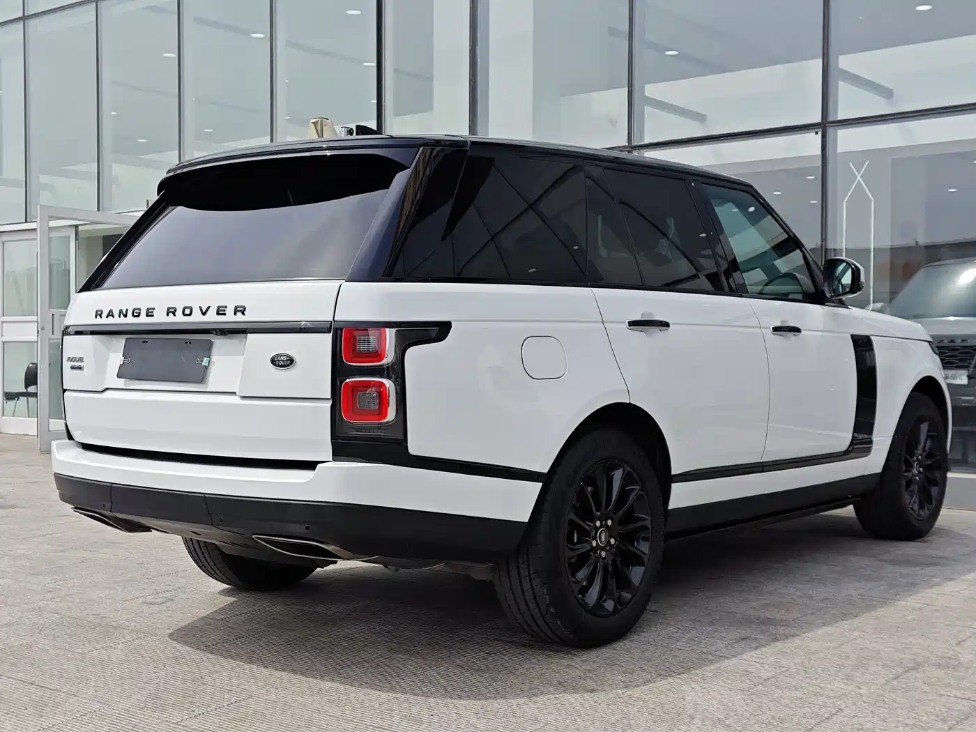 Land Rover Range Rover 2018 3.0 SC V6 Vogue Heritage Edition фото 4