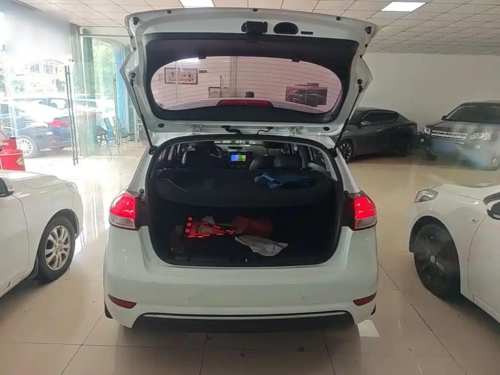Фото 19 - Kia K3S