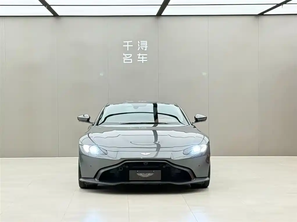 Aston Martin V8 Vantage 2019 2018 4.0T V8 Coupe