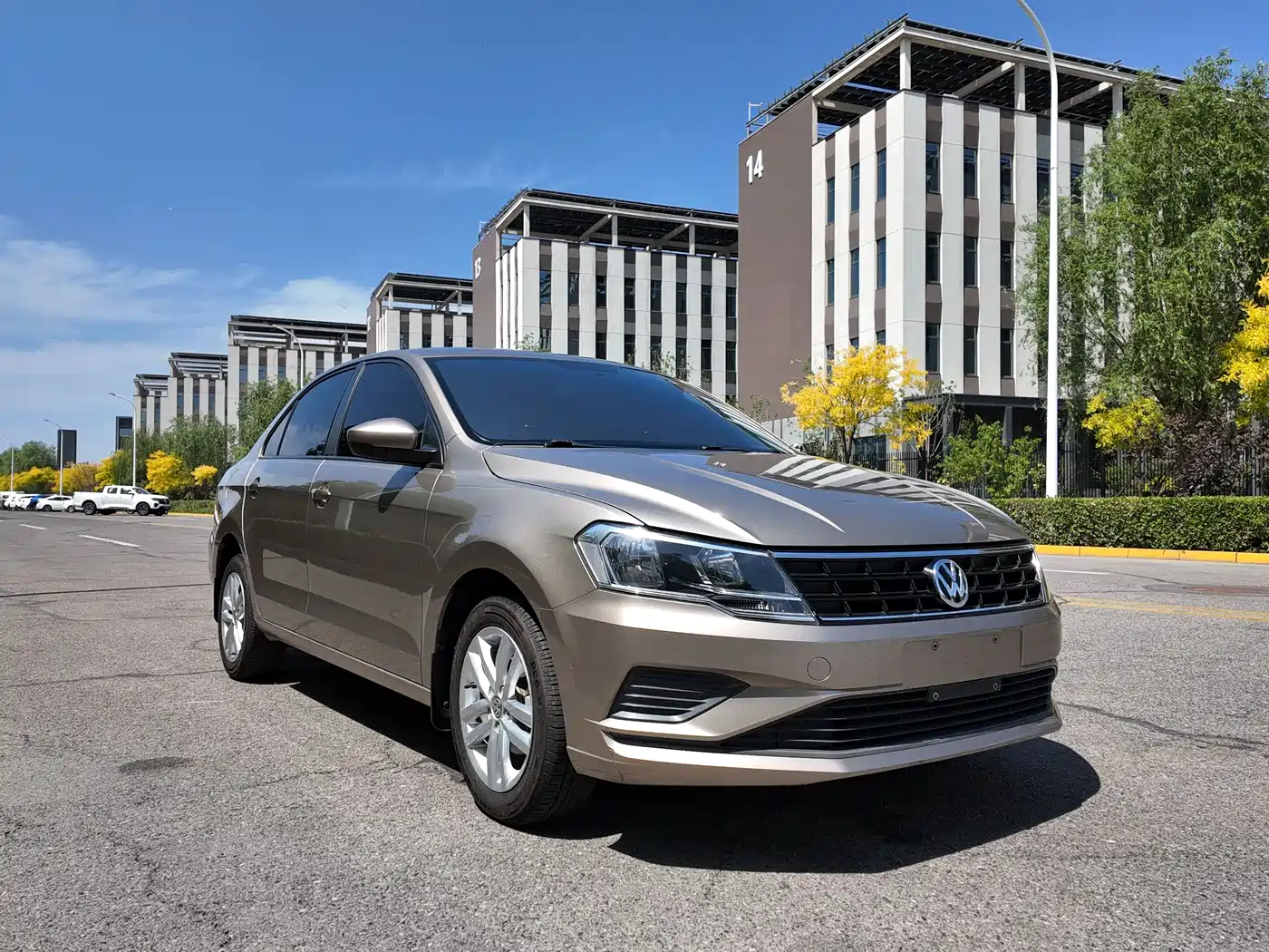 Volkswagen Jetta 2019 Dream Edition 1.4L Manual Fashion фото 3