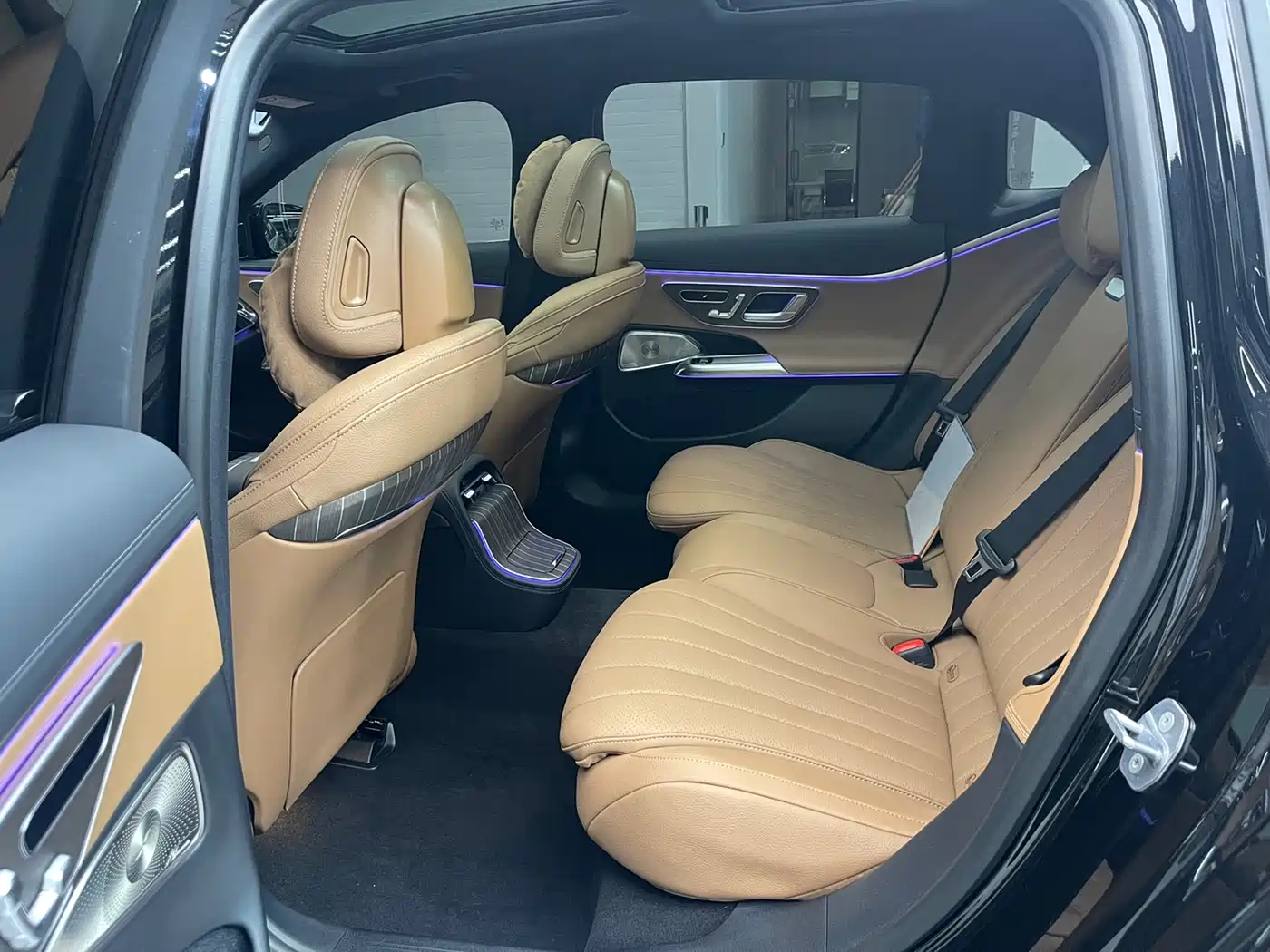 Mercedes-Benz E-Class 2024 Model E 300 L Luxury фото 11