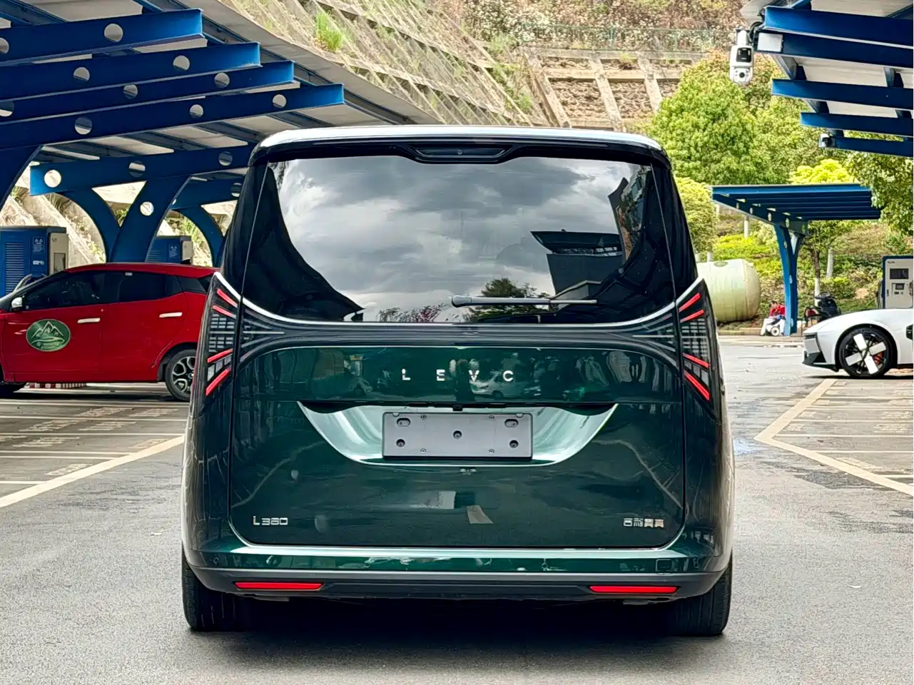 GEELY GALAXY WING TRUE L380