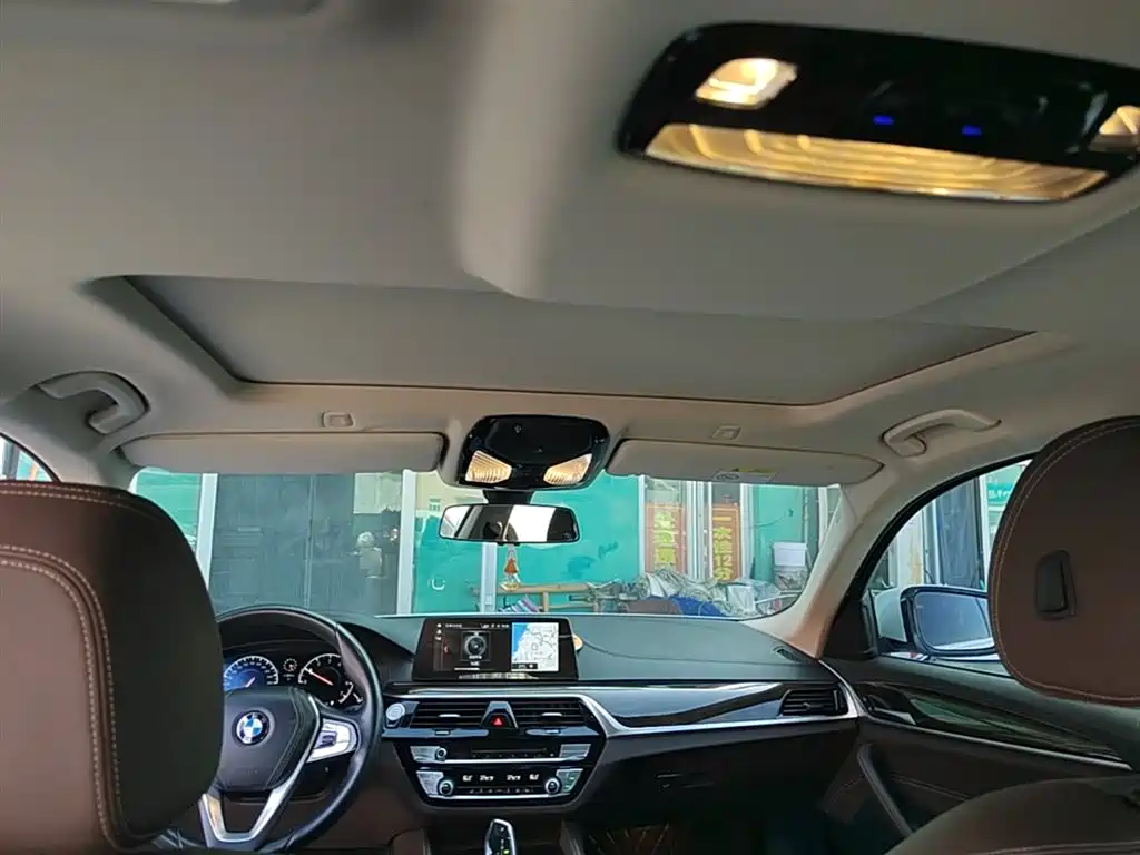 BMW 5 Series 2019 525Li Luxury Package фото 18