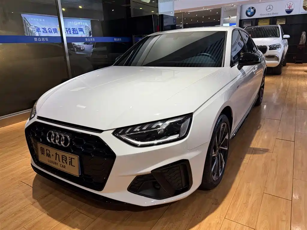Audi A4L 2023 40 TFSI Luxury Sport