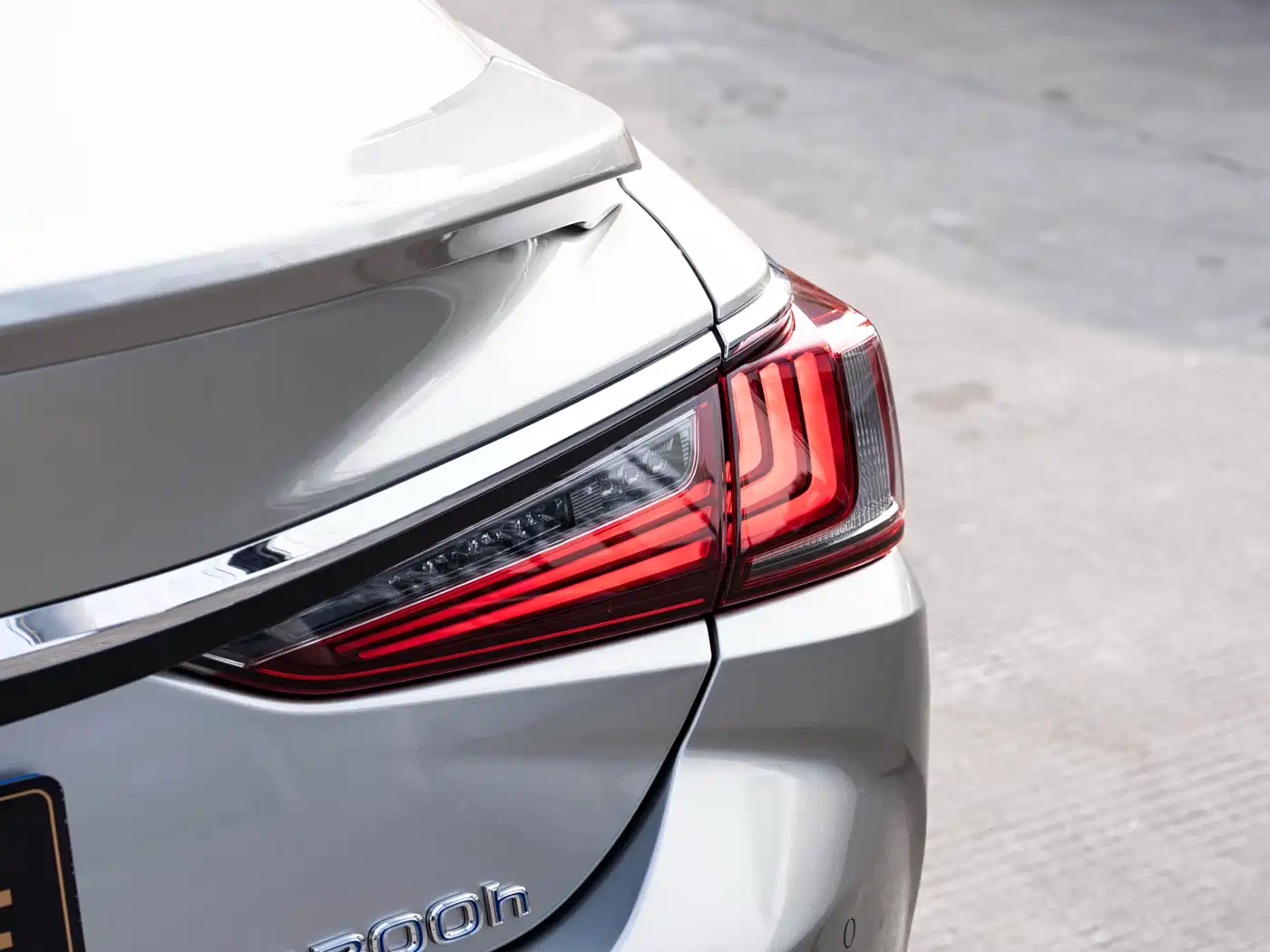 Lexus ES 2018 300h Premium Edition China V фото 7