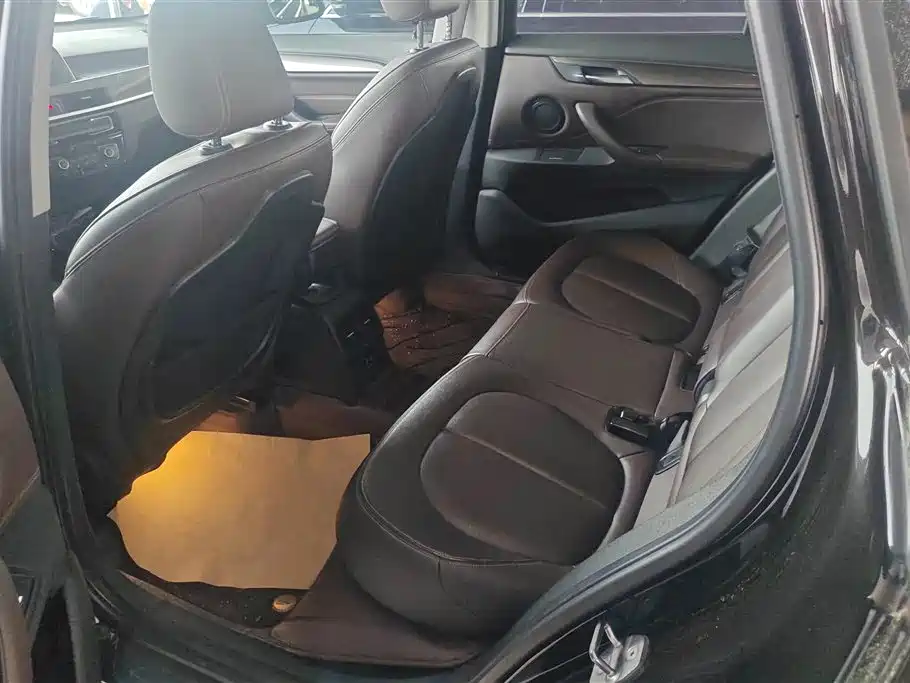 BMW X1 2019 sDrive18Li Premium Model фото 11