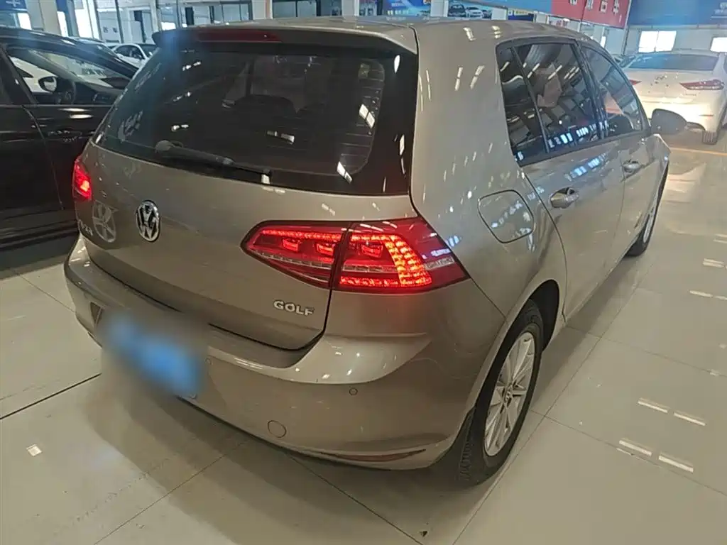Volkswagen Golf 2016 1.6L Automatic Fashion фото 7
