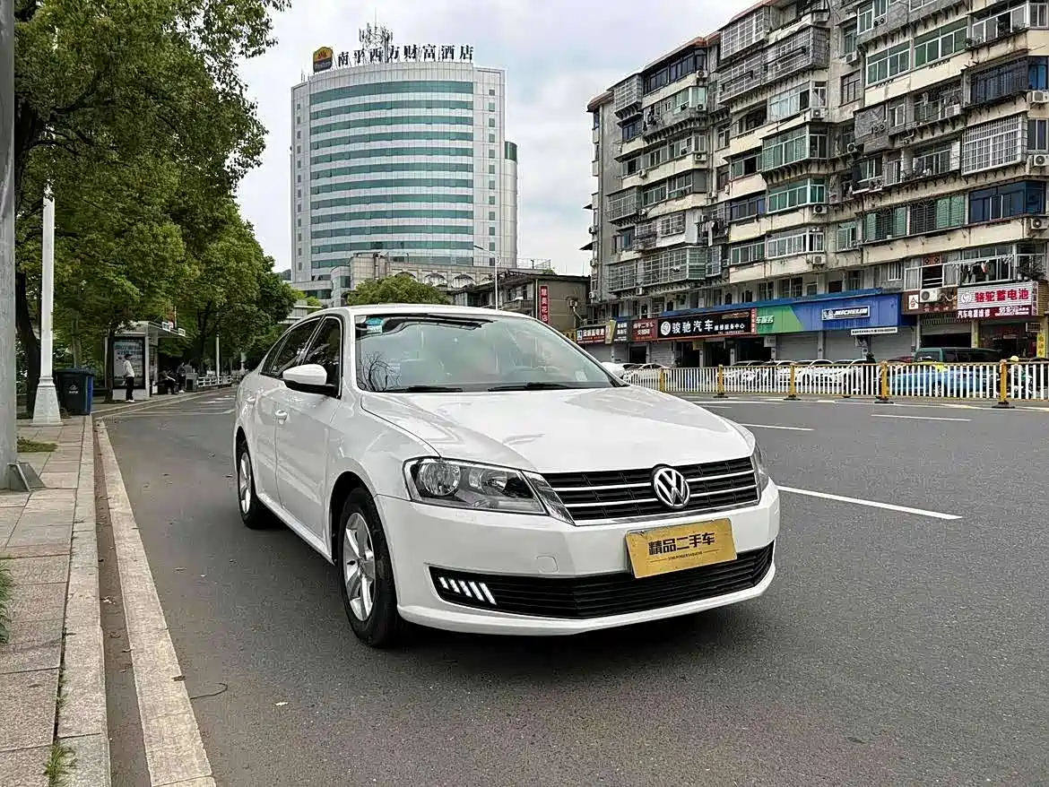Volkswagen Lavida 2013 Facelift Classic 1.6L Automatic Trend фото 2