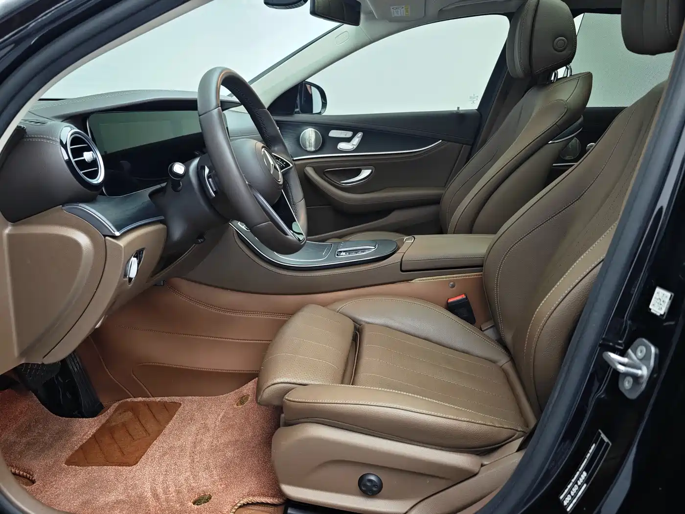 Mercedes-Benz E-Class 2022 Second Facelift E 300 L Luxury фото 18