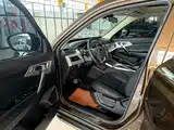 Фото 13 - Geely Atlas