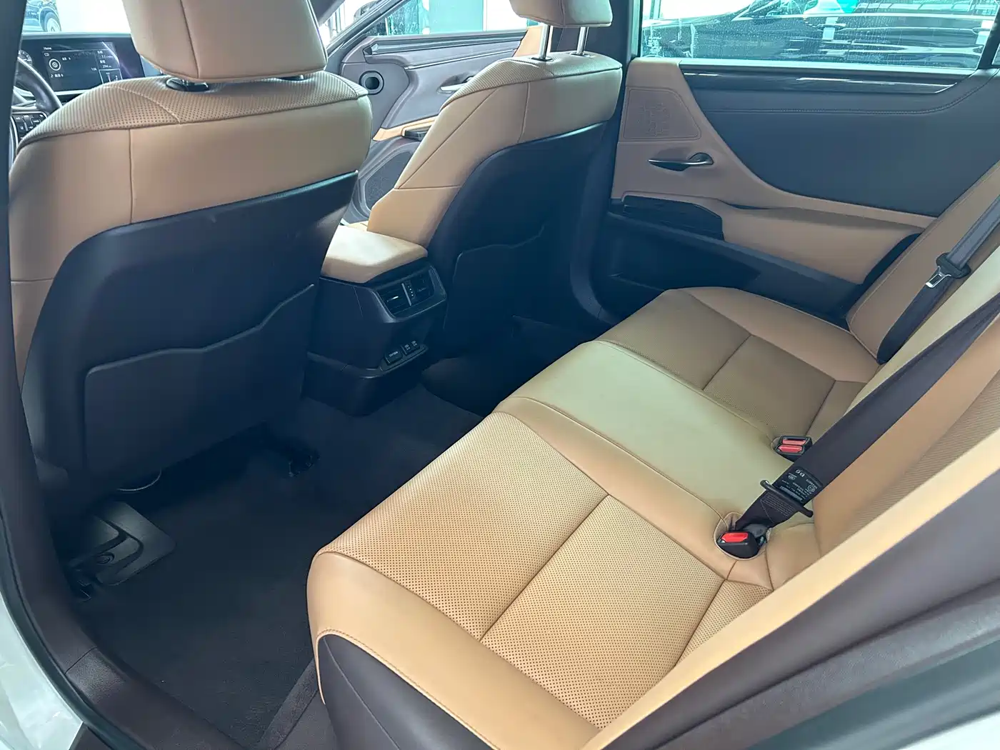 Lexus ES 2020 200 Excellence фото 16
