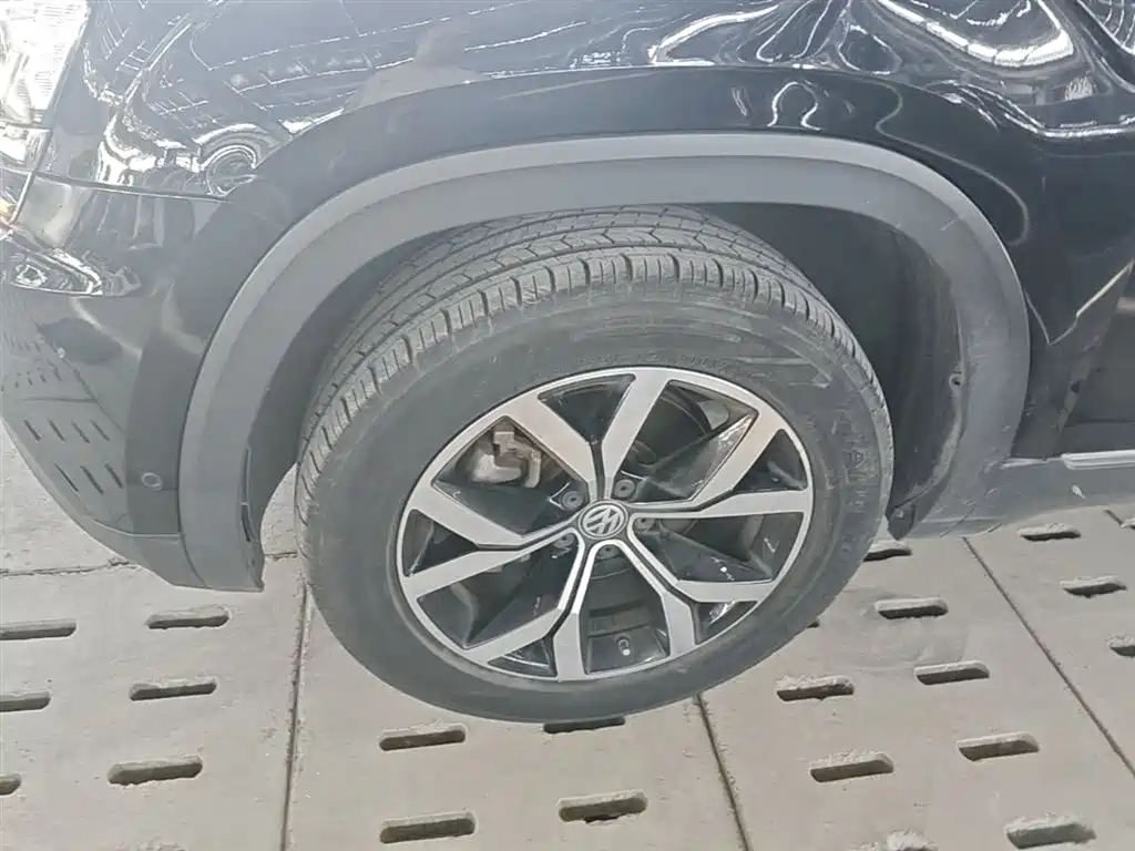 Volkswagen Teramont 2019 380TSI 4WD Luxury Edition China VI фото 23