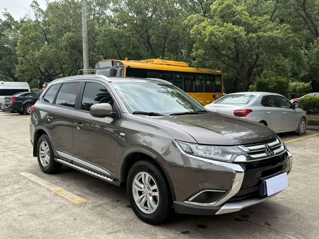 Mitsubishi Outlander 2016 2016 2.0L 2WD Fashion Edition 5-seater