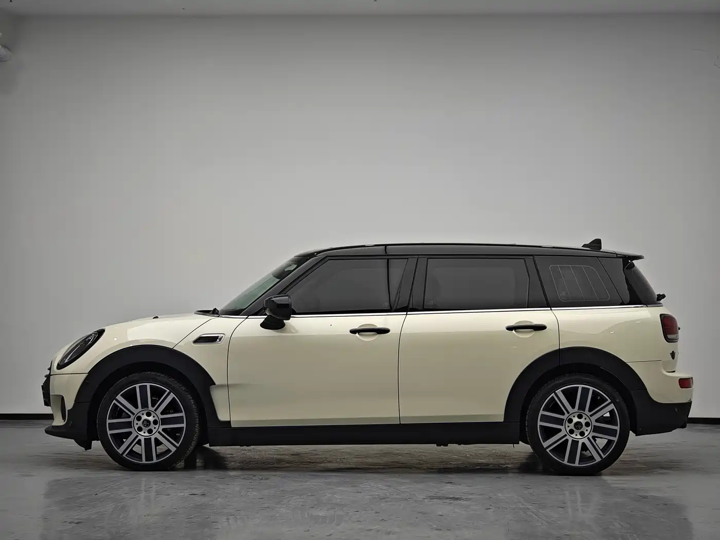 MINI CLUBMAN 2023 2022 1.5T COOPER Connoisseur