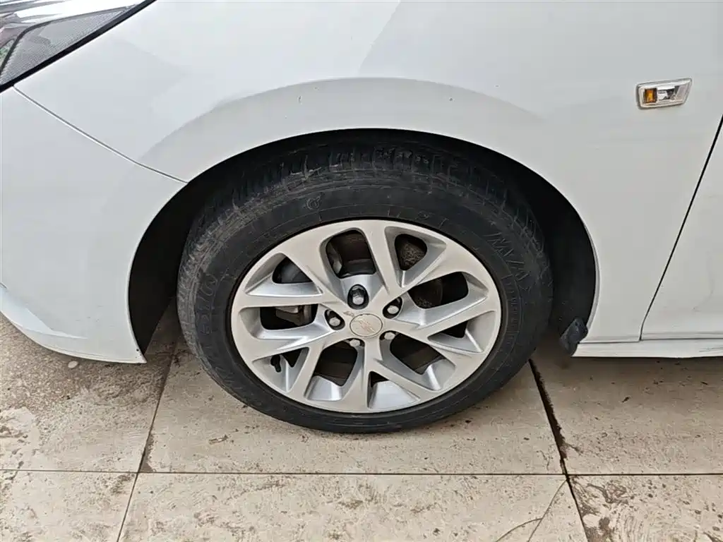 Chevrolet Cruze 2018 Hatchback 320 Automatic Stylish Edition фото 23