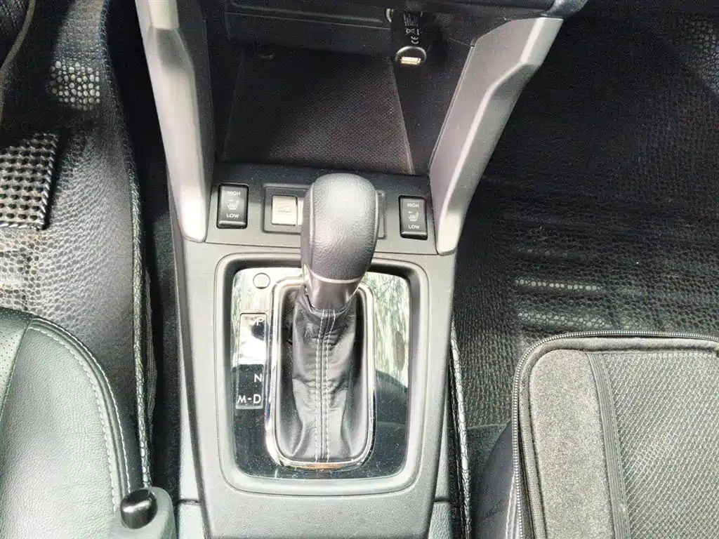 Subaru Forester 2013 2.5i Automatic Premium Edition фото 11