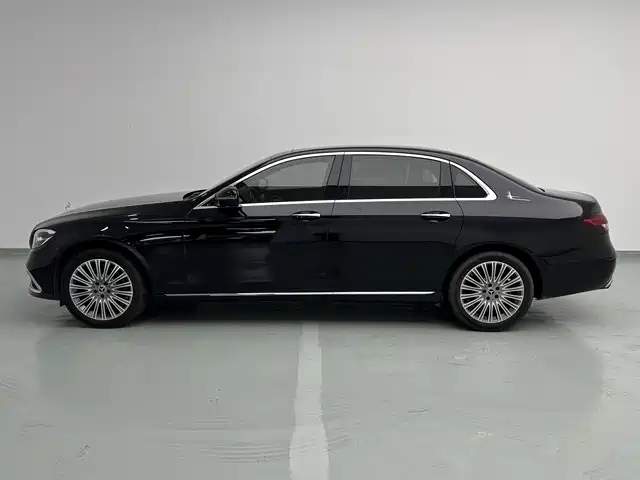 Фото 6 - Mercedes-Benz E-Class