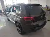 صورة 5 - Volkswagen Tiguan