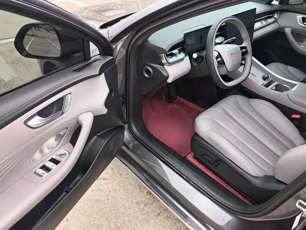 Roewe M7 DMH 2025 2025 1.5T 115km Mid-range