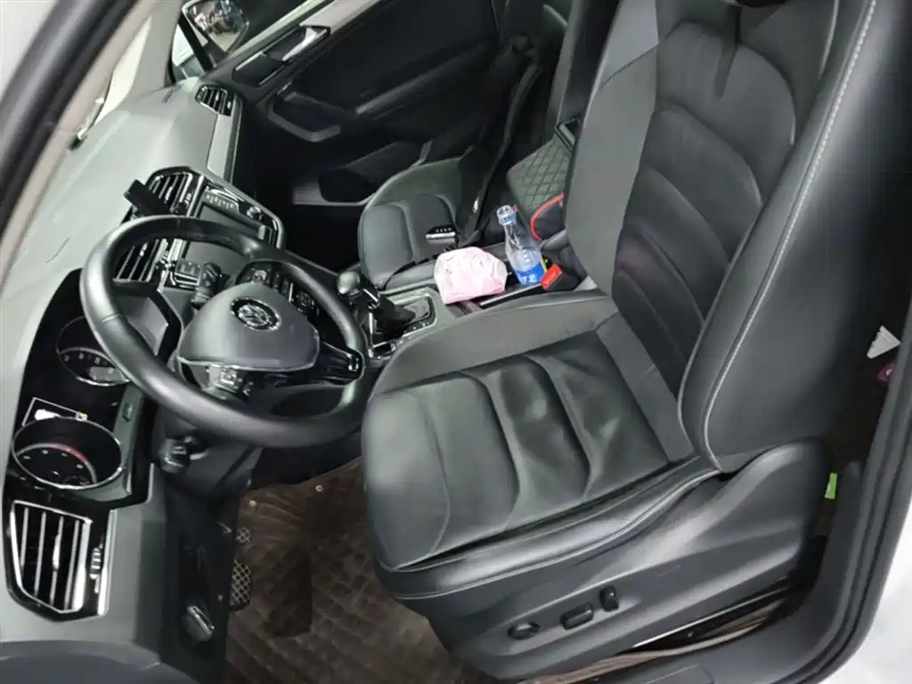Volkswagen Tiguan L 2018 330TSI Automatic 2WD Luxury Edition фото 15