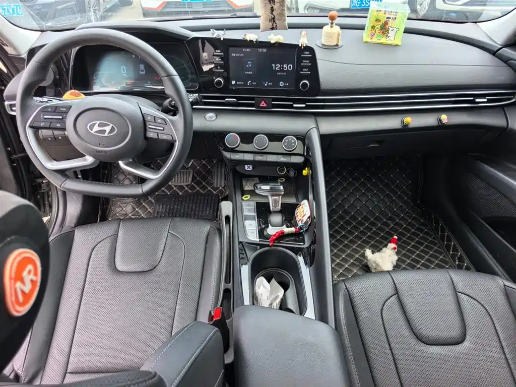 Hyundai Elantra 2023 1.5L CVT GLX Elite Edition фото 12
