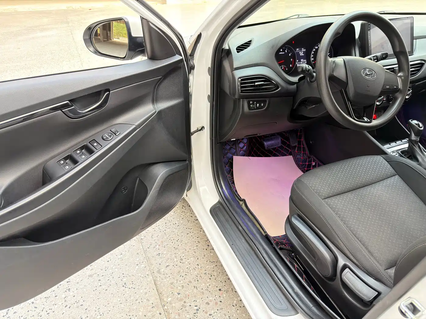 Hyundai Elantra 2018 1.6L Automatic Pleasing Edition GL China VI фото 6