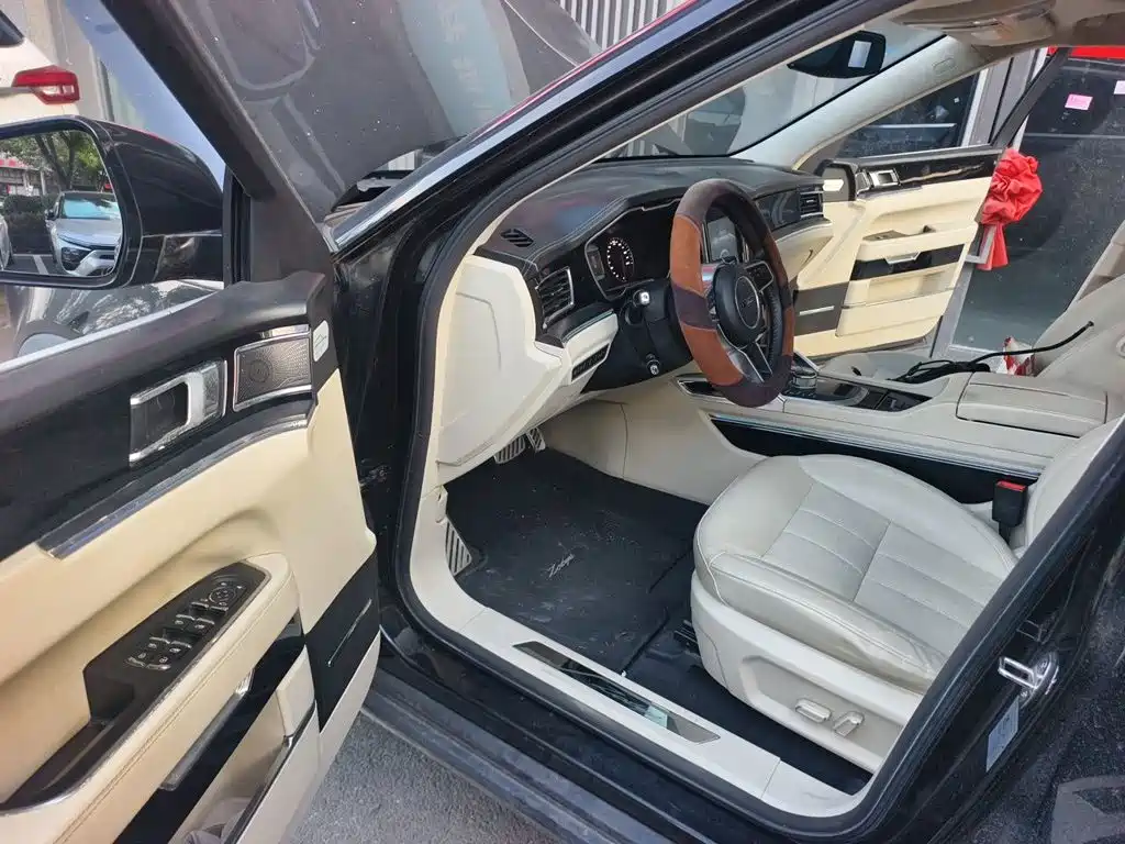 Фото 13 - Zotye T700